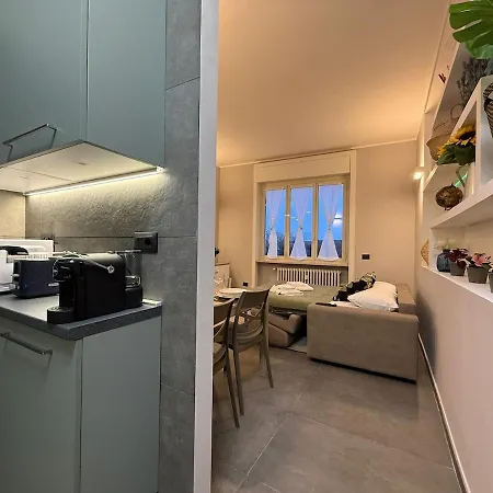 Apartment Wide & Bright 2 Bedroom Flat 50m From M4 Station