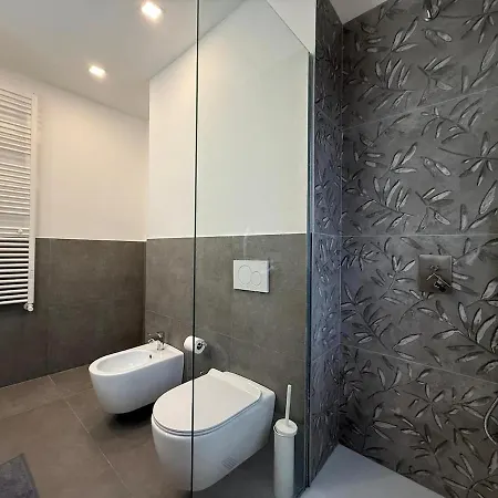 아파트 Wide & Bright 2 Bedroom Flat 50m From M4 Station *