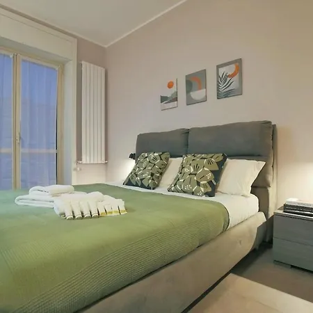 Wide & Bright 2 Bedroom Flat 50m From M4 Station 아파트