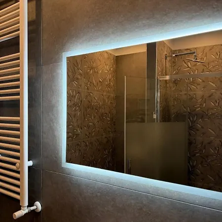 Wide & Bright 2 Bedroom Flat 50m From M4 Station 아파트 *