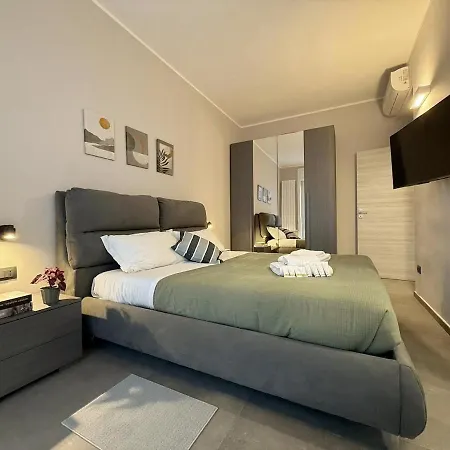 아파트 Wide & Bright 2 Bedroom Flat 50m From M4 Station 밀라노